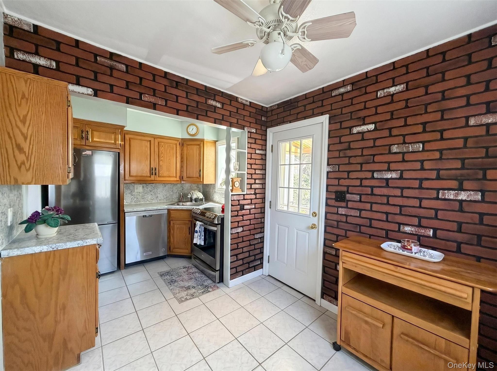 3584 Condor Road Levittown, NY 11756 - Photo 9 of 45