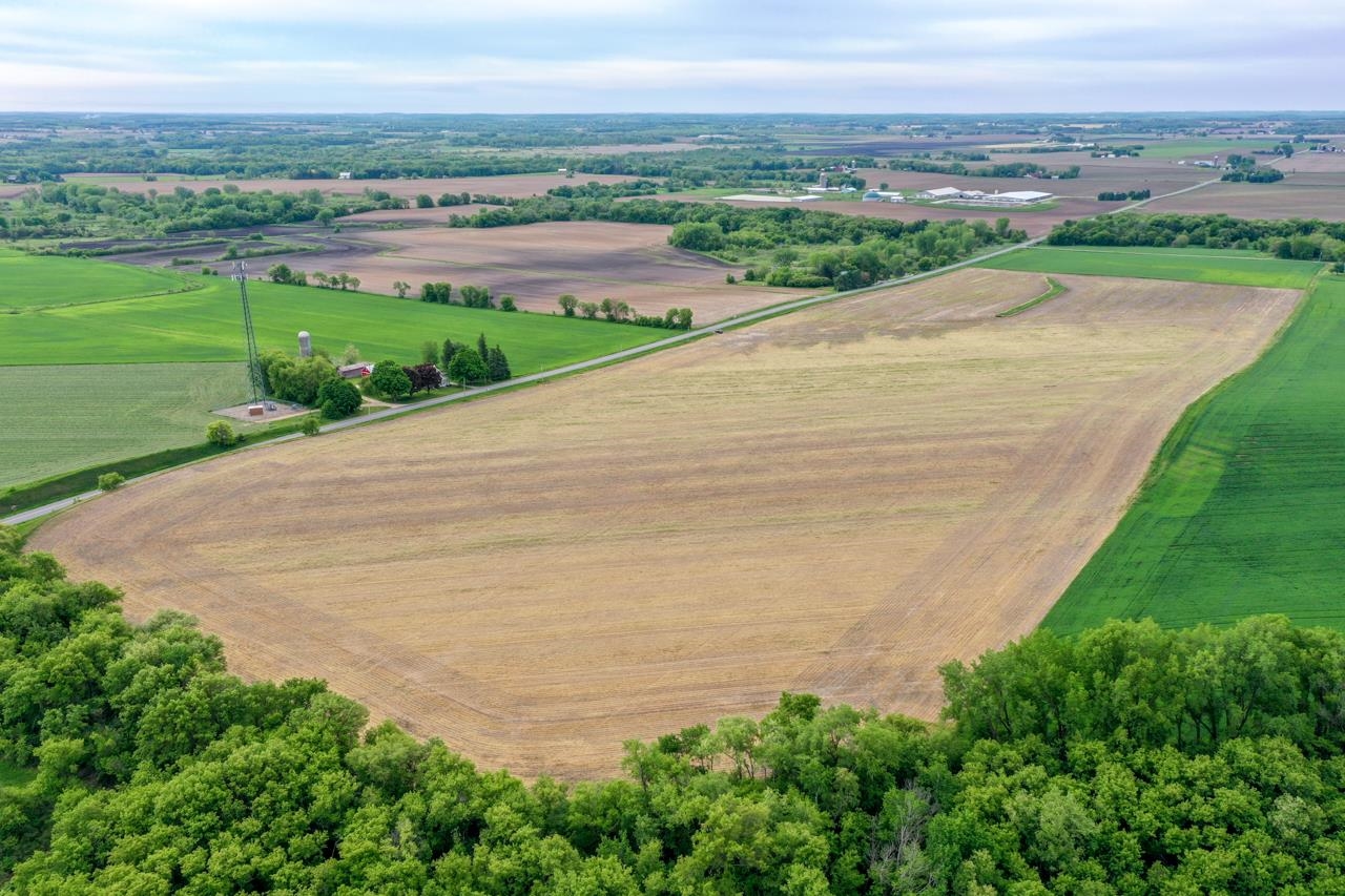 1-2 Twin Lane Sun Prairie, WI 53590 - Photo 8 of 12