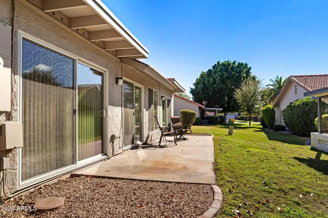 a view of a entryway front of a building