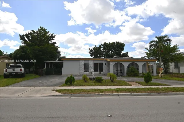 $635,000 | 1014 West 68th Street, Hialeah, FL 33014