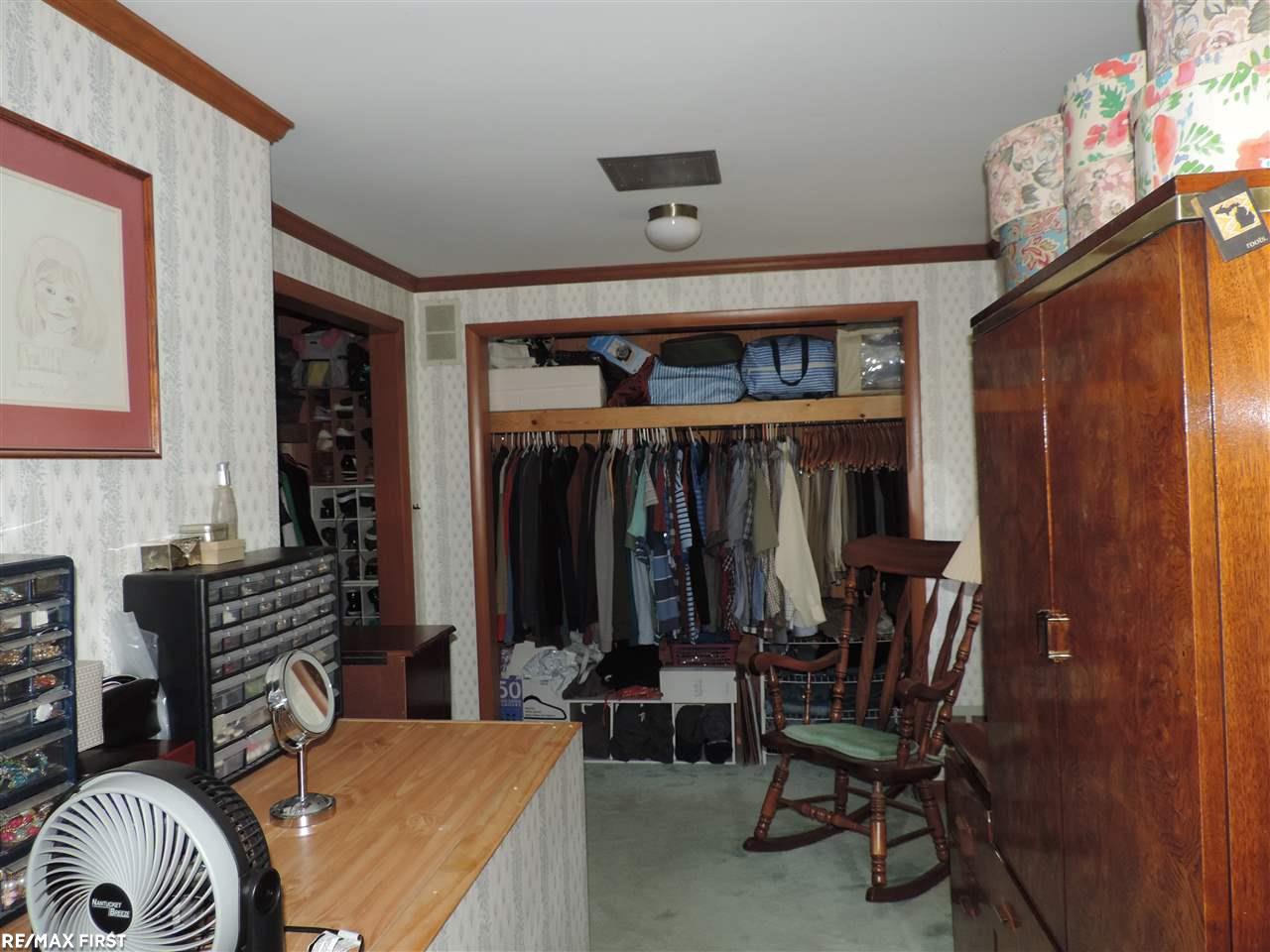 16001 Millar Road Clinton Township, MI 48036 - Photo 15 of 21 31382683-14.JPG