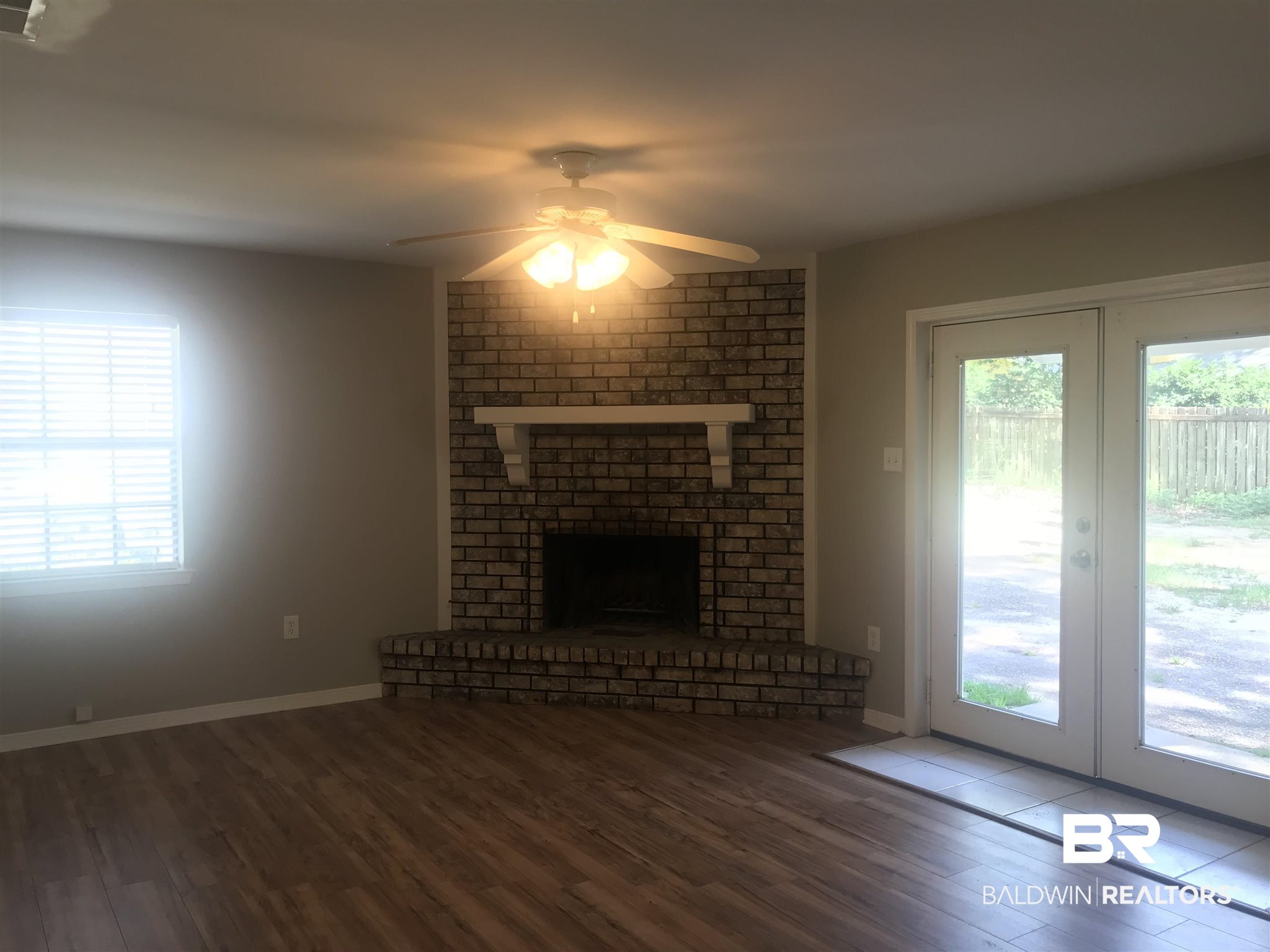 134 Montclair Loop Daphne, AL 36526 - Photo 3 of 5 Living Room