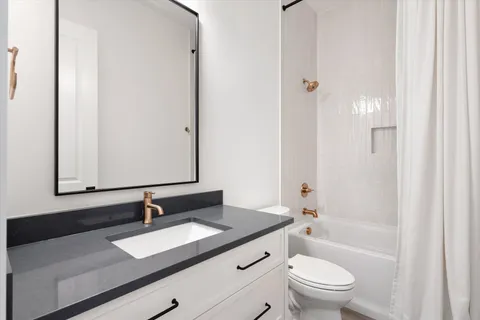 $1,025,000 | 6362 A Columbia Avenue, Nashville, TN 37209