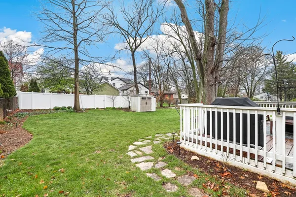 $375,000 | 559 South Lewis Avenue, Lombard, IL 60148
