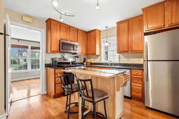 $375,000 | 559 South Lewis Avenue, Lombard, IL 60148