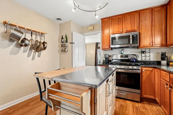 $375,000 | 559 South Lewis Avenue, Lombard, IL 60148