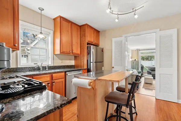 $375,000 | 559 South Lewis Avenue, Lombard, IL 60148