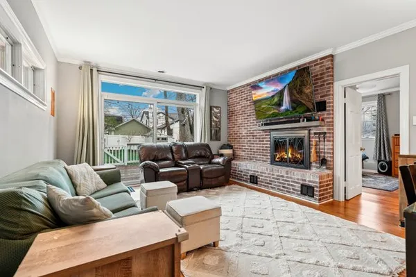 $375,000 | 559 South Lewis Avenue, Lombard, IL 60148
