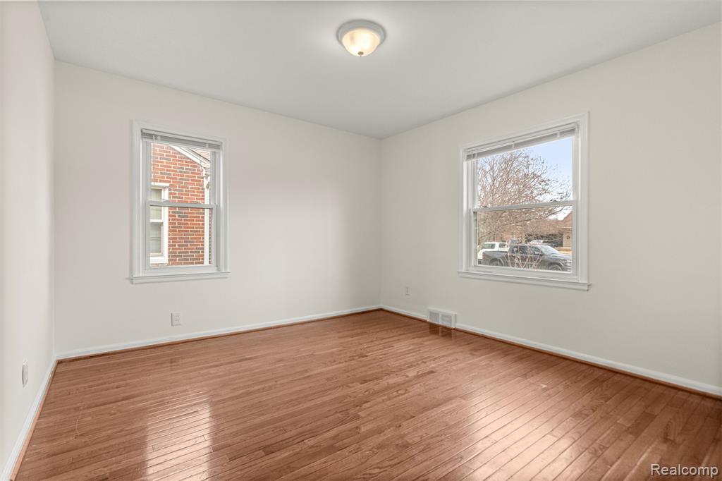 15705 Champaign Road Allen Park, MI 48101 - Photo 17 of 42