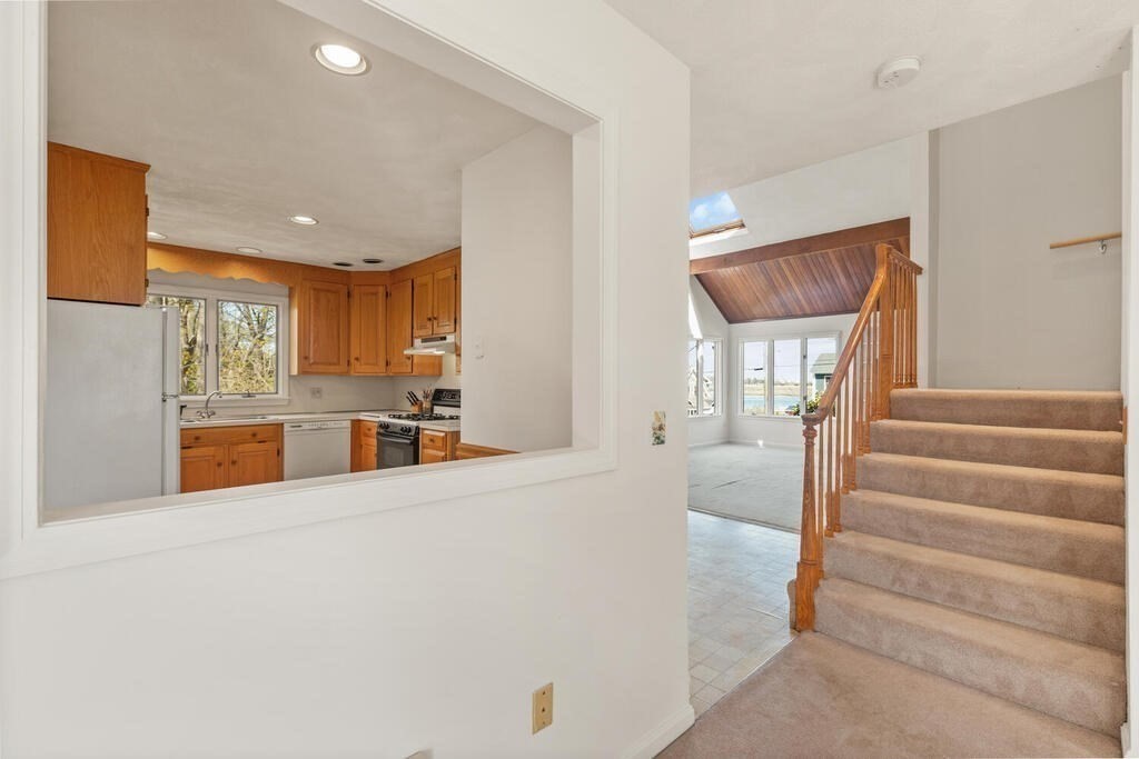 57 Thurston Point Road Gloucester, MA 01930 - Photo 11 of 35 Gallery Image 11