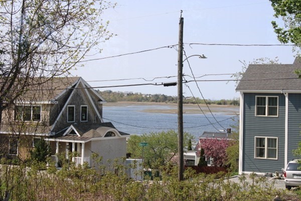 57 Thurston Point Road Gloucester, MA 01930 - Photo 6 of 35 Gallery Image 6