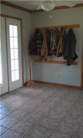 34 Vaughn Staggs Road Summertown, TN 38483 - Photo 17 of 20 mudroom