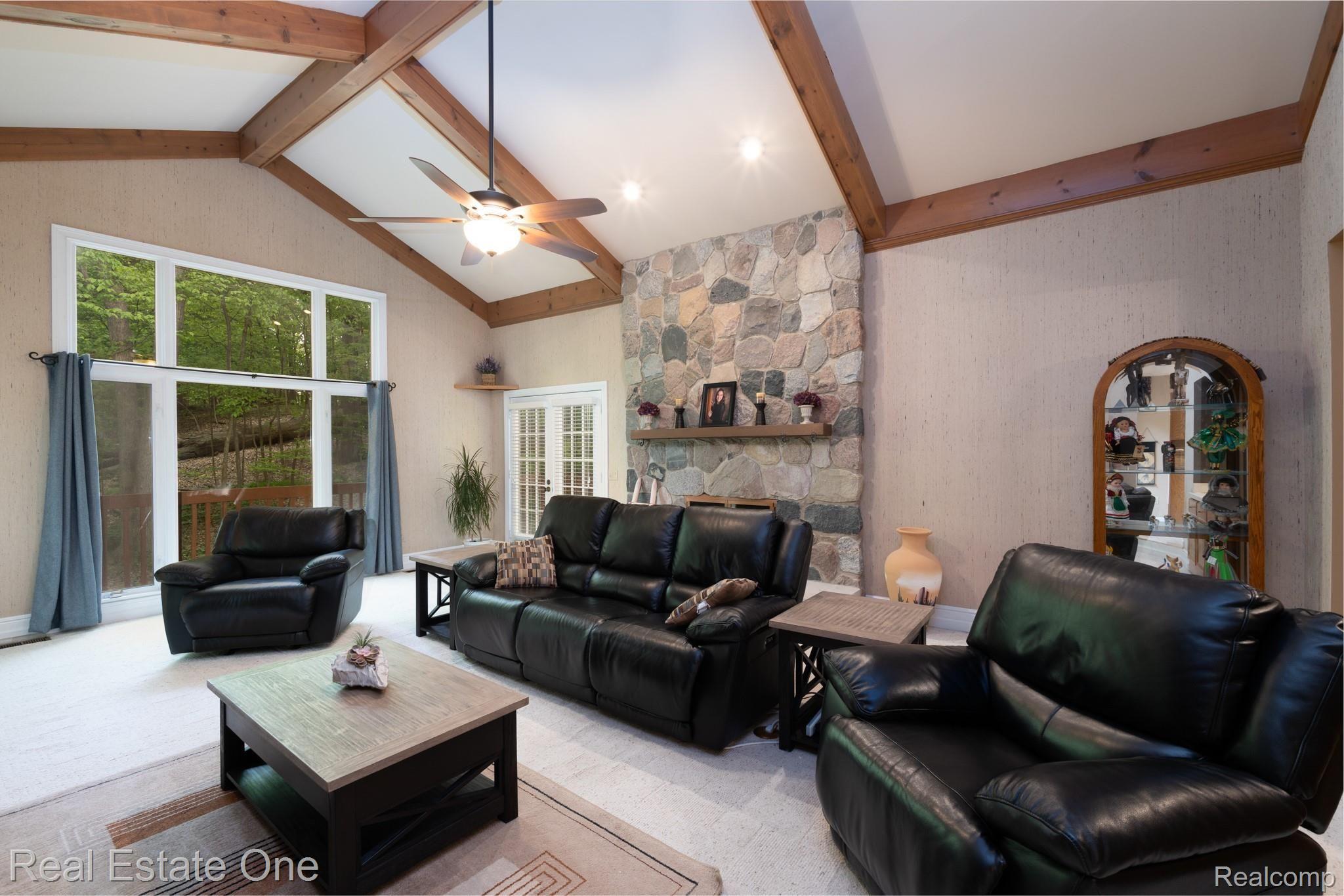 1403 Springwood Lane Rochester, MI 48309 - Photo 17 of 47 DSC07040-Edit.jpg