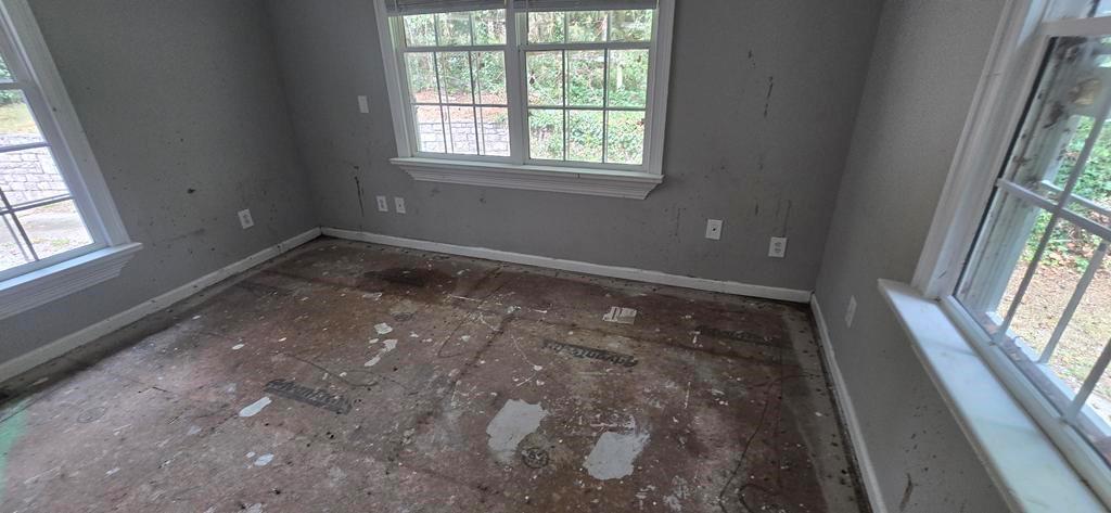 4119 Waits Avenue Southwest Atlanta, GA 30331 - Photo 9 of 15 an empty room with a window