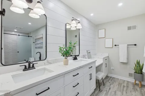 $589,000 | 4669 Kings Way North, Gurnee, IL 60031