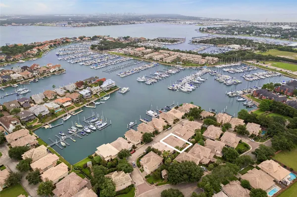 $437,000 | 316 Harborside Circle, League City, TX 77565