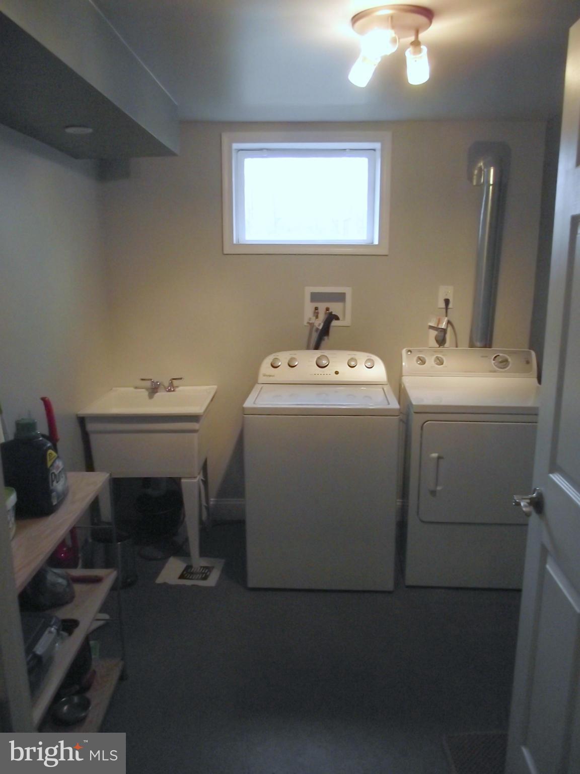 10200 Damascus Manor Road Damascus, MD 20872 - Photo 17 of 24 Laundry room
