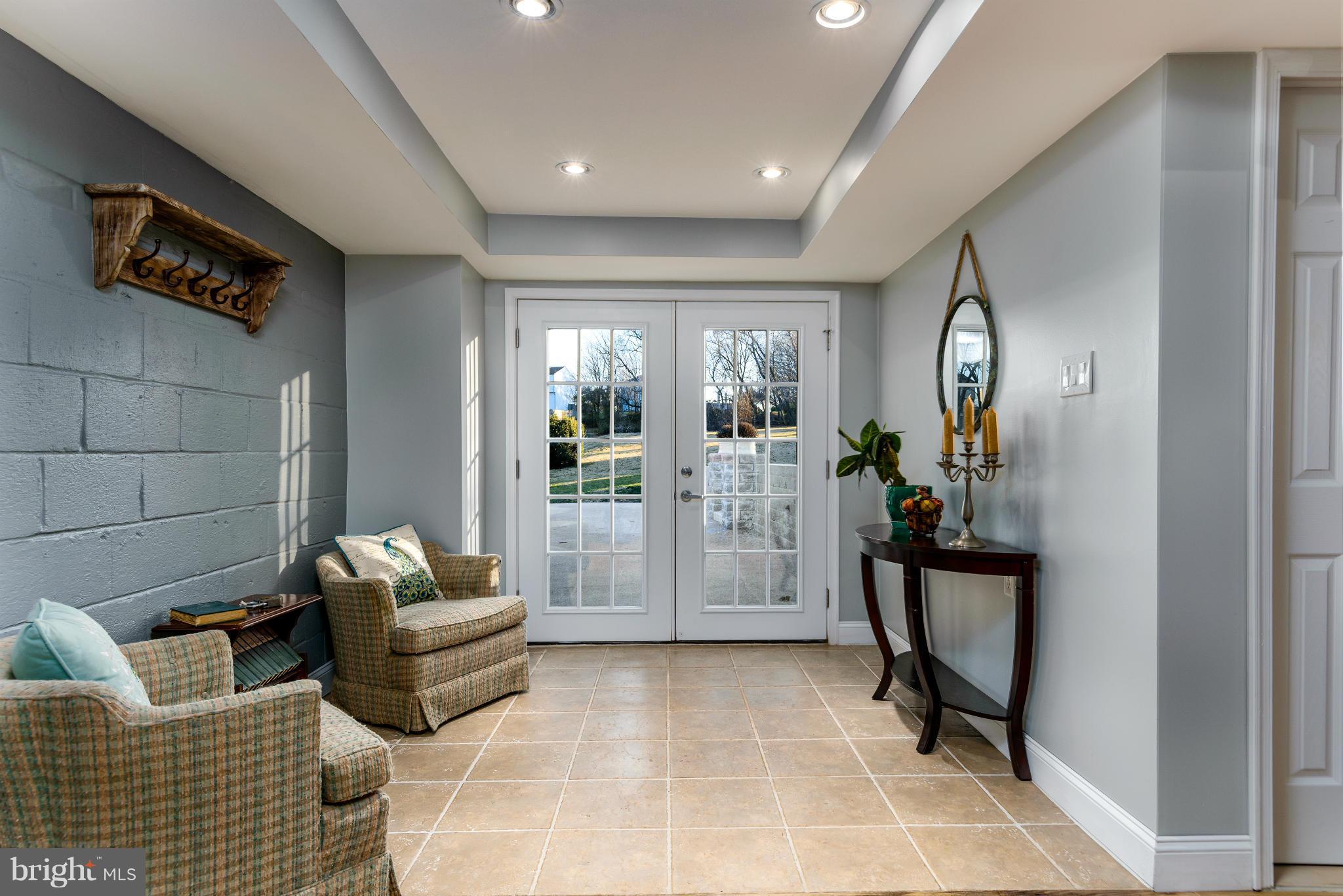 10200 Damascus Manor Road Damascus, MD 20872 - Photo 21 of 24 Walk-out family room