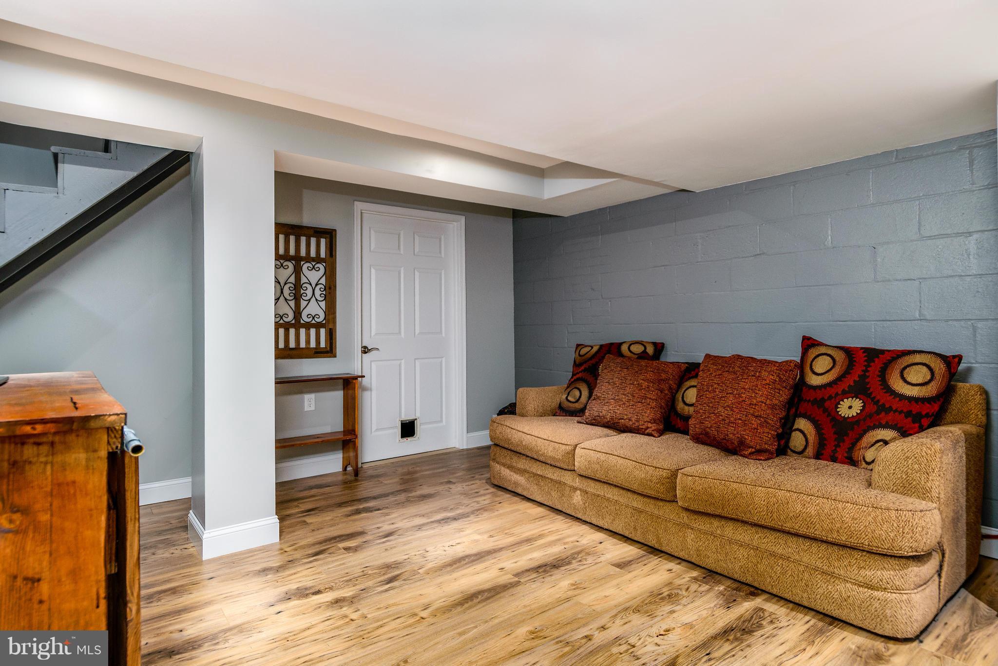 10200 Damascus Manor Road Damascus, MD 20872 - Photo 22 of 24 Living area