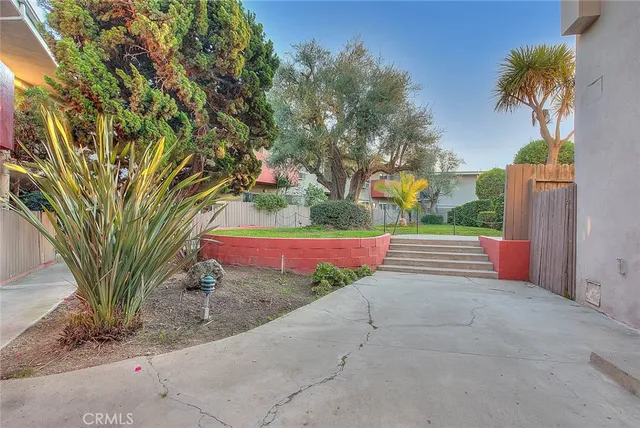 a view of entryway with interior