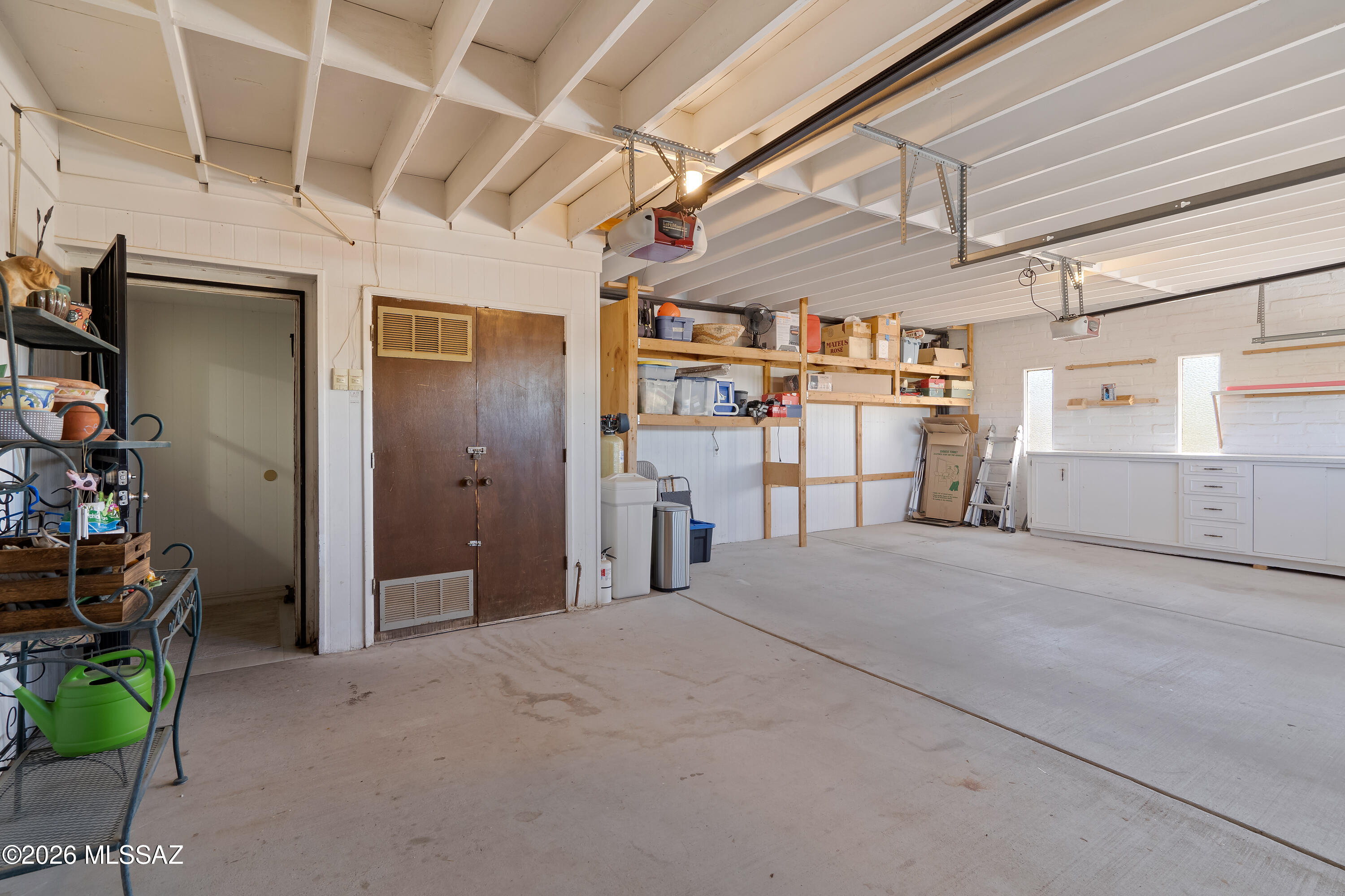 7005 North Wade Road Tucson, AZ 85743 - Photo 31 of 50 Garage with Extra Workshop Space