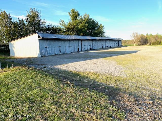 9088 Anneta Road Leitchfield, KY 42754 - Photo 7 of 23 IMG_9452