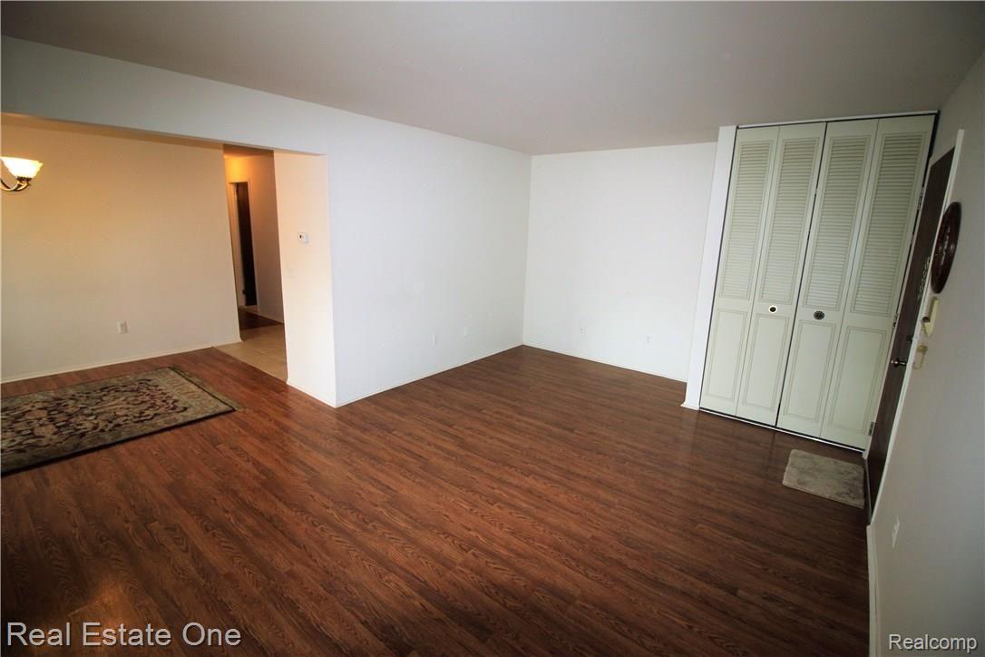 470 Baldwin Avenue Rochester, MI 48307 - Photo 4 of 29 IMG_3517.JPG