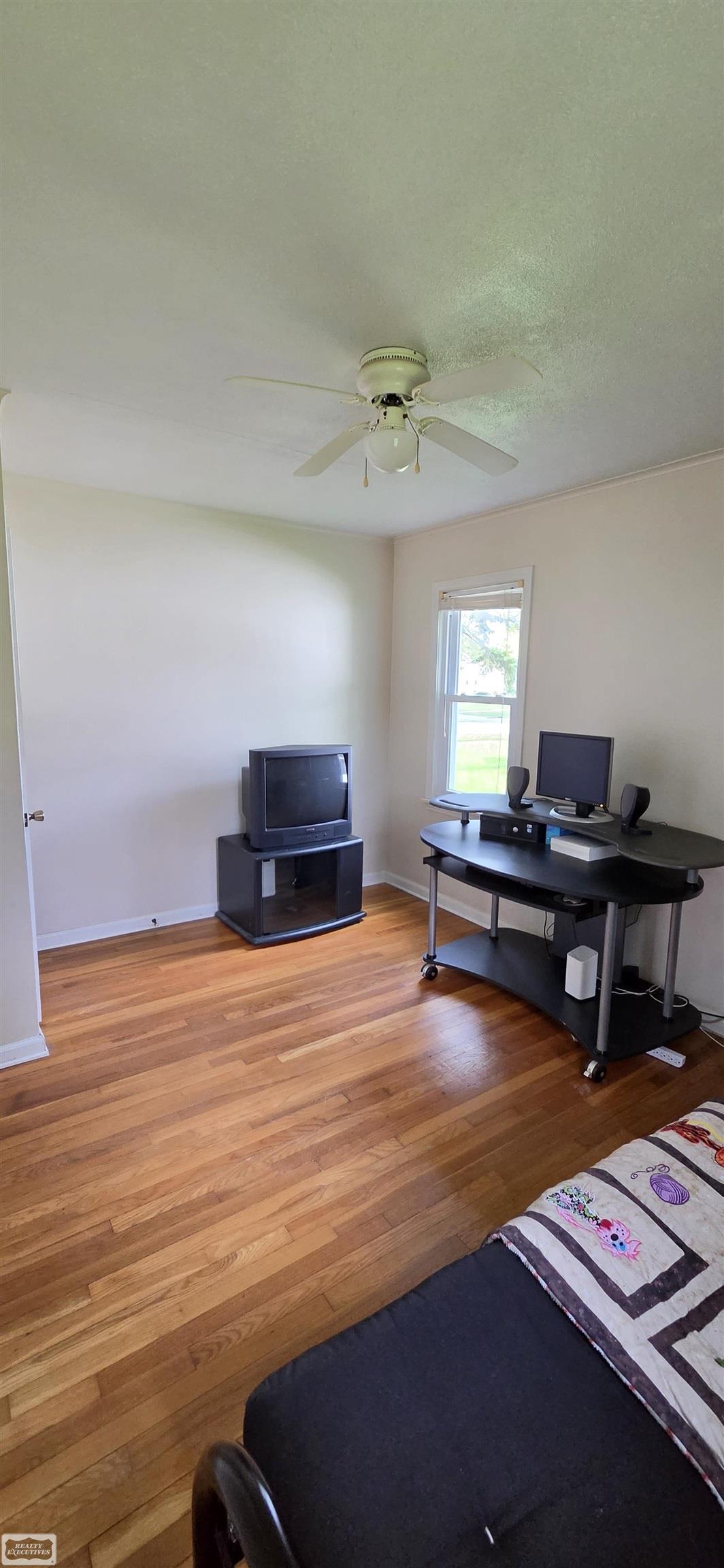 1589 Hampton Road Mount Clemens, MI 48043 - Photo 14 of 30 Gallery Image 14