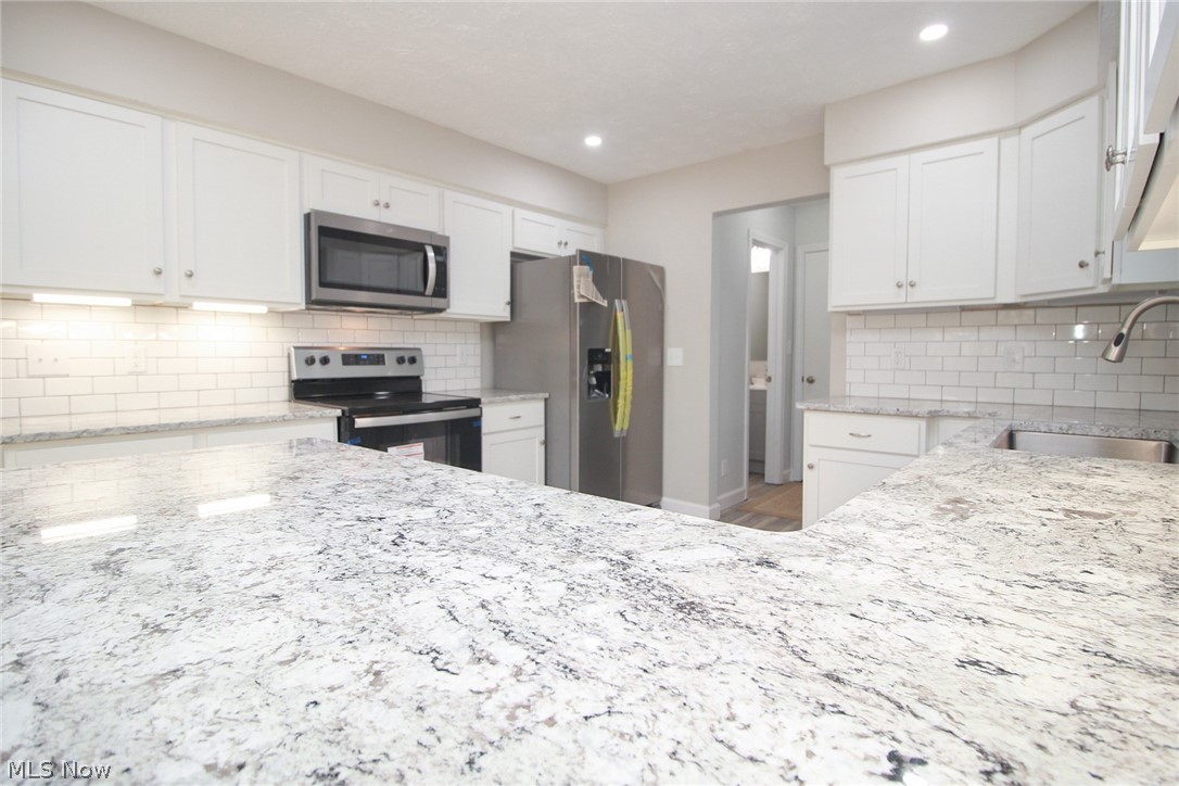 878 Warner Road Northeast Vienna, OH 44473 - Photo 8 of 26 Gallery Image 8