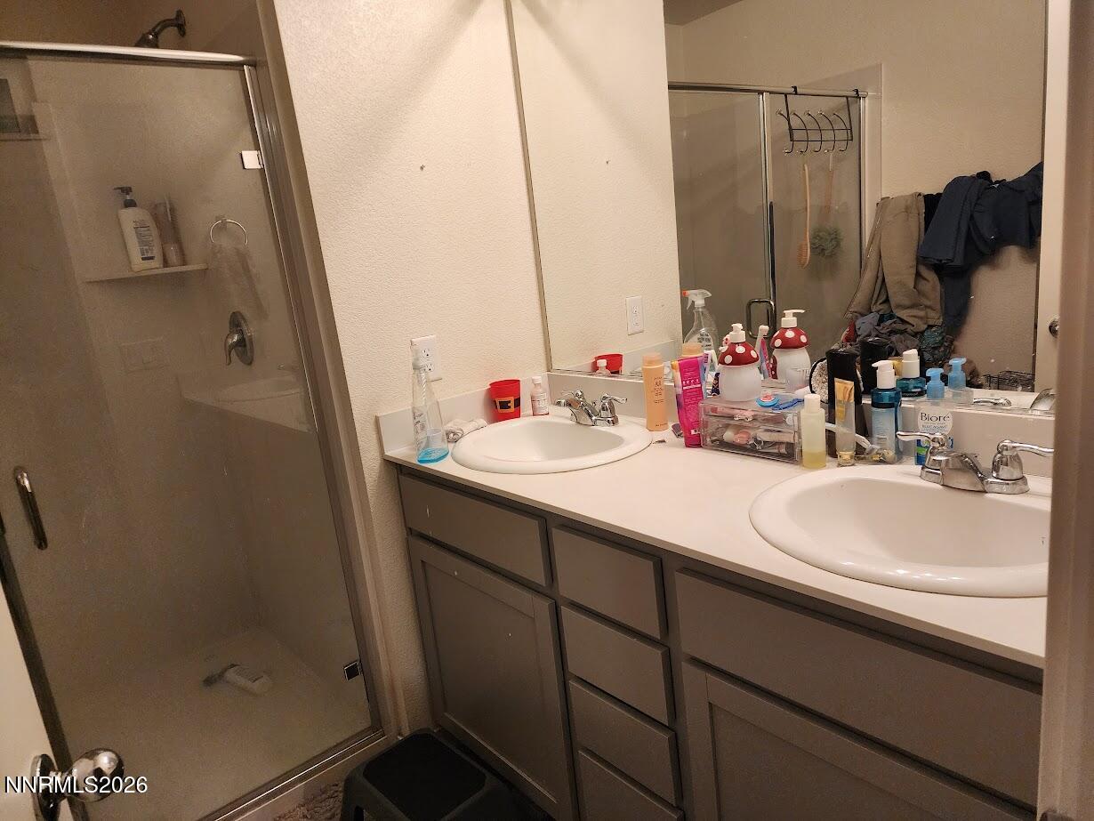 8810 Sky Wind Road Reno, NV 89506 - Photo 16 of 20 primary bath 2