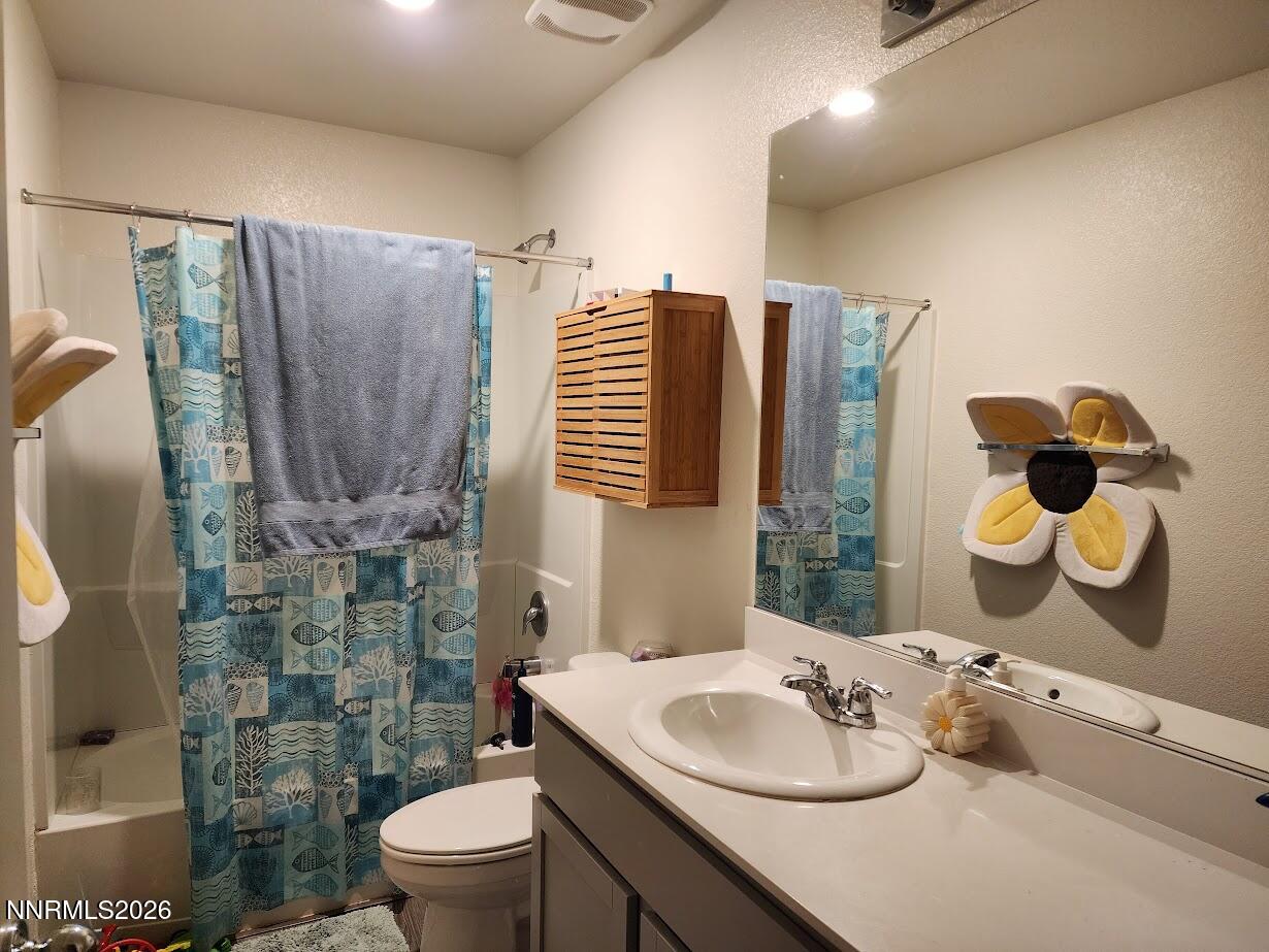 8810 Sky Wind Road Reno, NV 89506 - Photo 8 of 20 guest bath