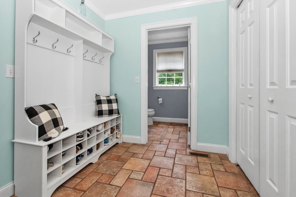 307 Chestnut Street Hudson, MA 01749 - Photo 17 of 42