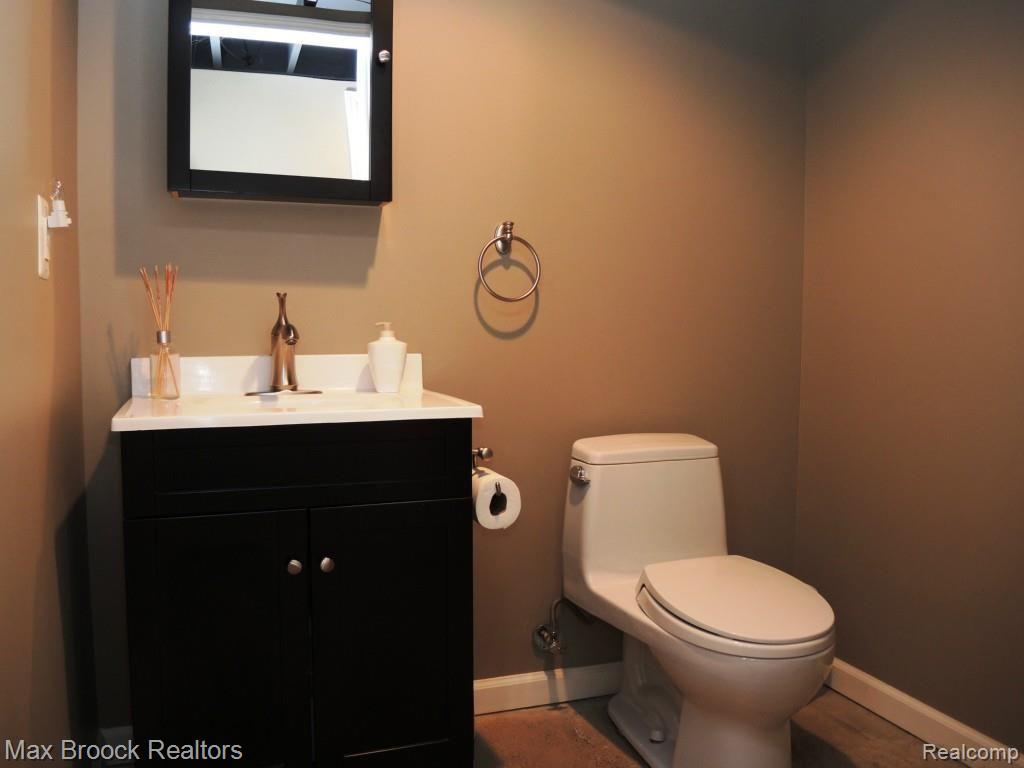 4466 Beach Road Troy, MI 48098 - Photo 39 of 45 LOWER LEVEL LAV