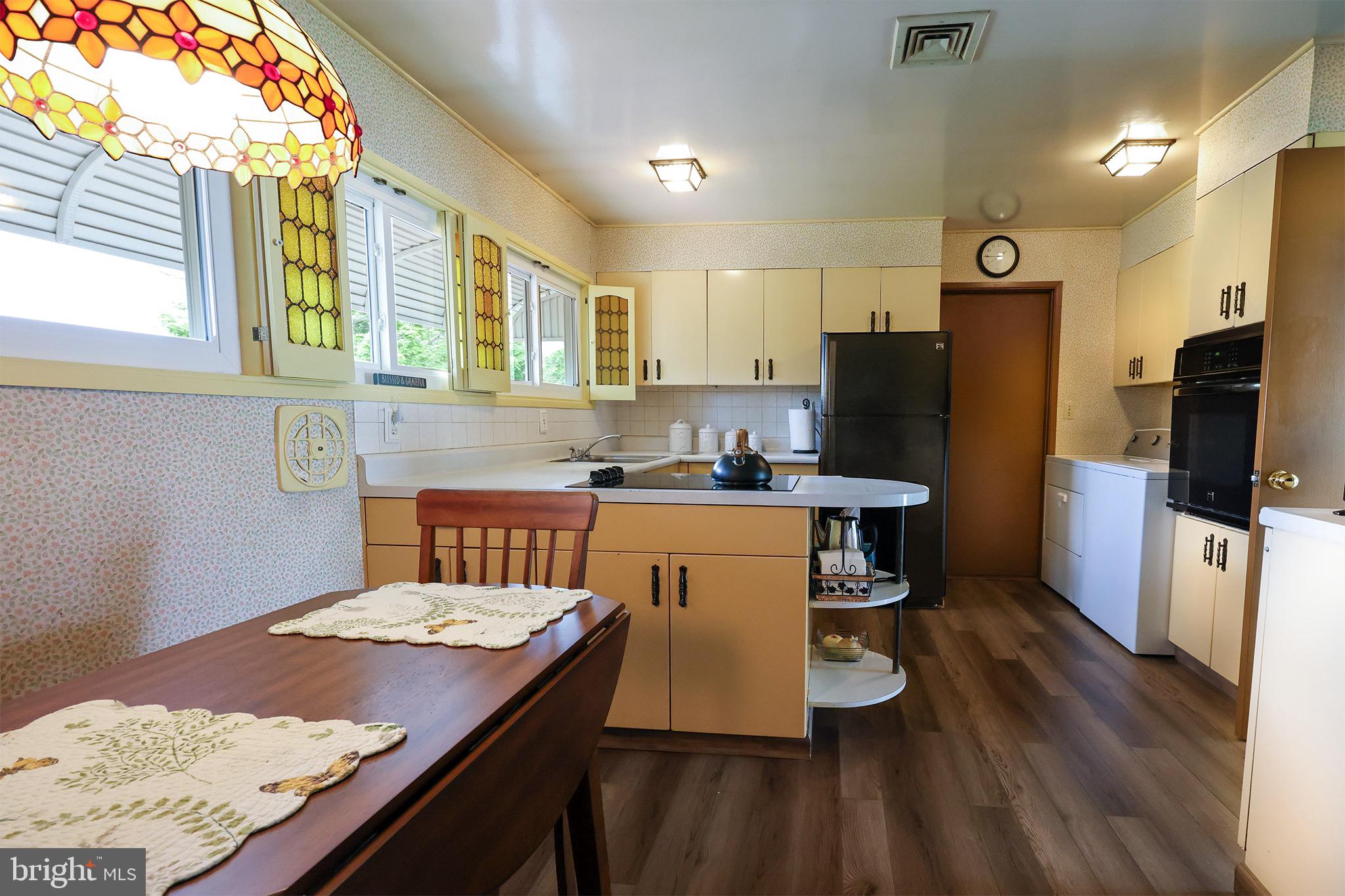 54 Red Berry Road Levittown, PA 19056 - Photo 7 of 31