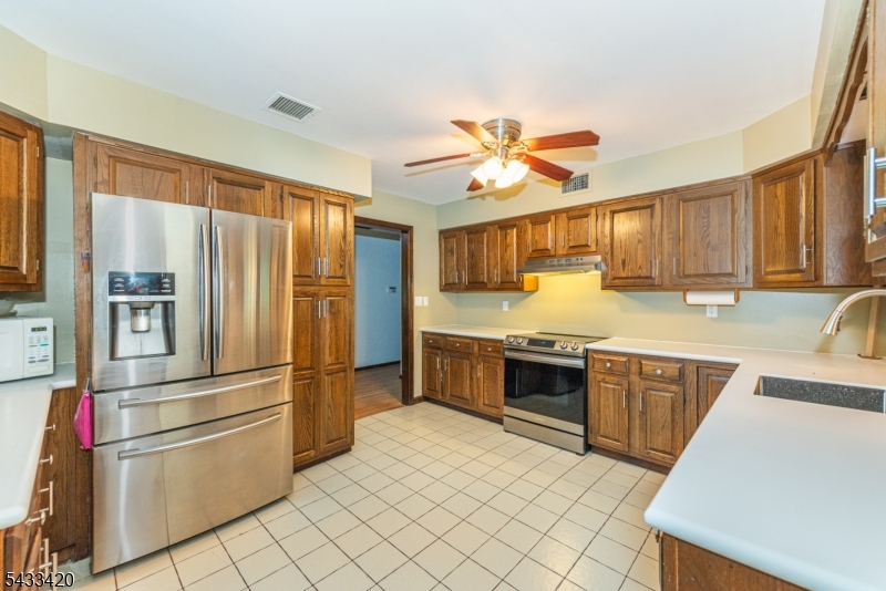 181 Center Grove Road Randolph, NJ 07869 - Photo 10 of 49