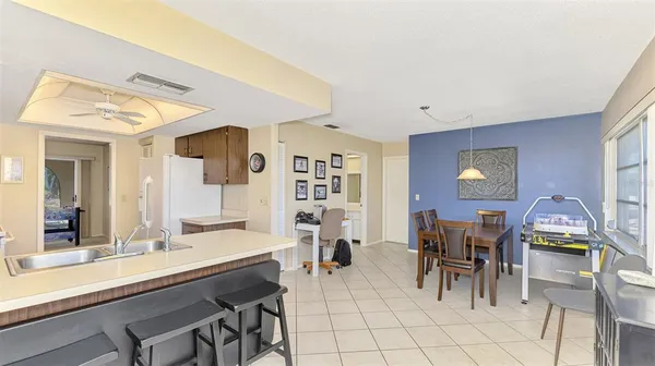 $200,000 | 510 Villa Park Drive, Unit 510, Nokomis, FL 34275