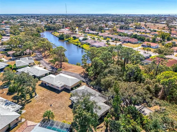 $200,000 | 510 Villa Park Drive, Unit 510, Nokomis, FL 34275