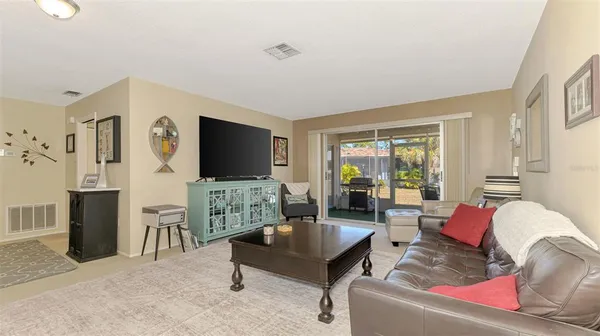 $200,000 | 510 Villa Park Drive, Unit 510, Nokomis, FL 34275