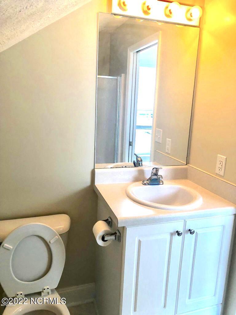 325 Neuchatel Road New Bern, NC 28562 - Photo 28 of 30 ensuite bath