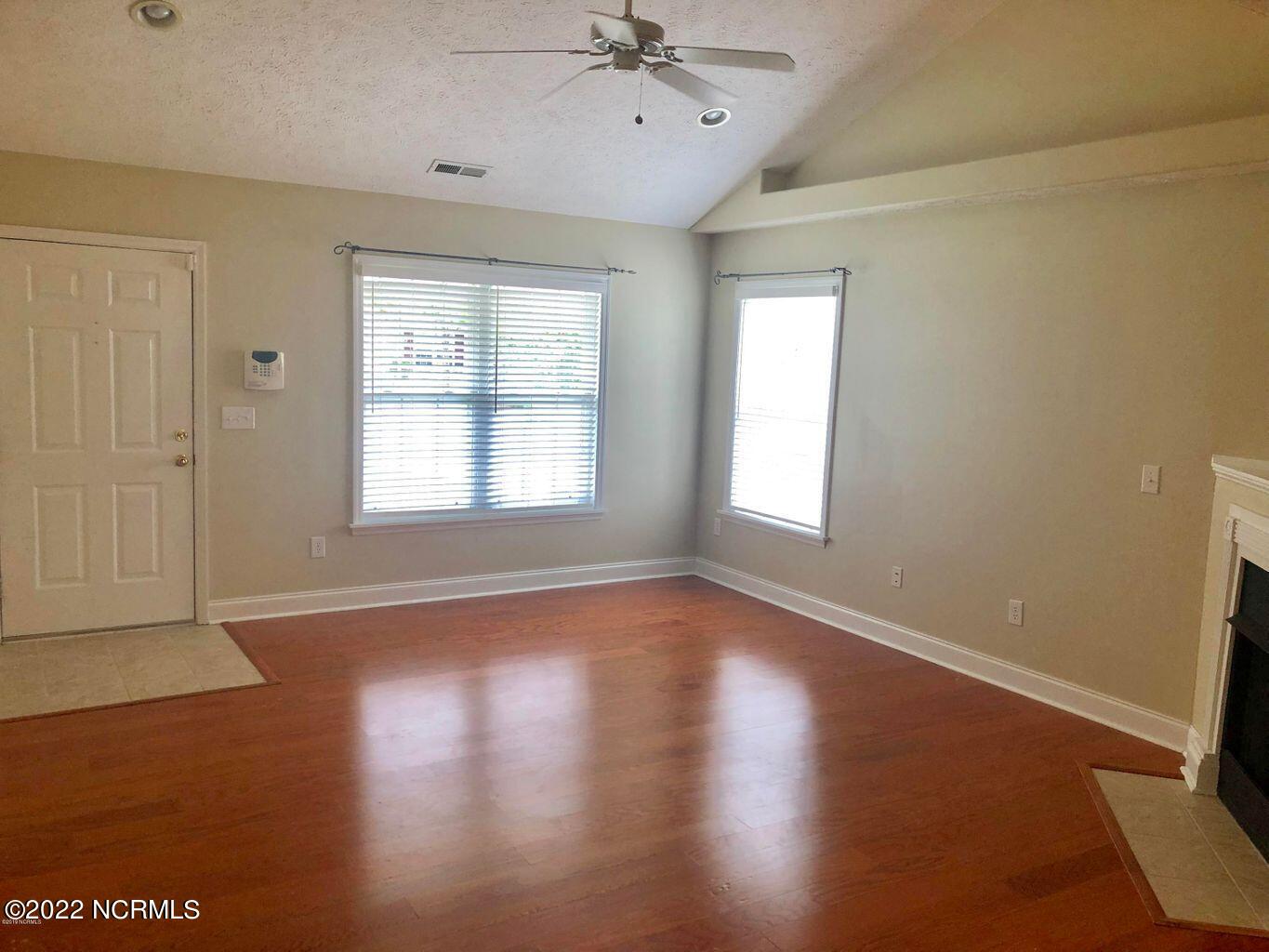 325 Neuchatel Road New Bern, NC 28562 - Photo 4 of 30 neuchatel 2