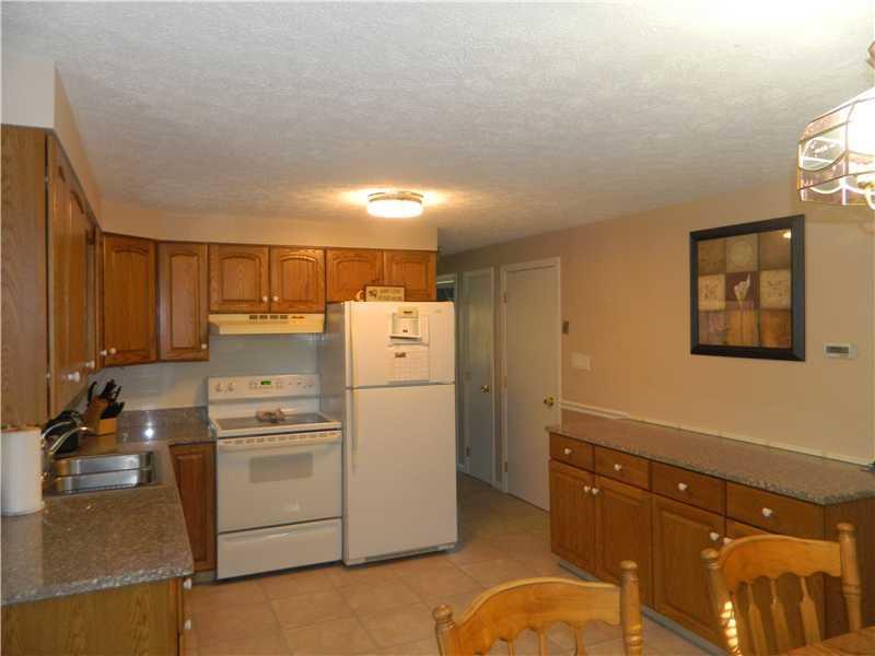 17 Berwick Road Sanford, ME 04073 - Photo 5 of 31 Kitchen.