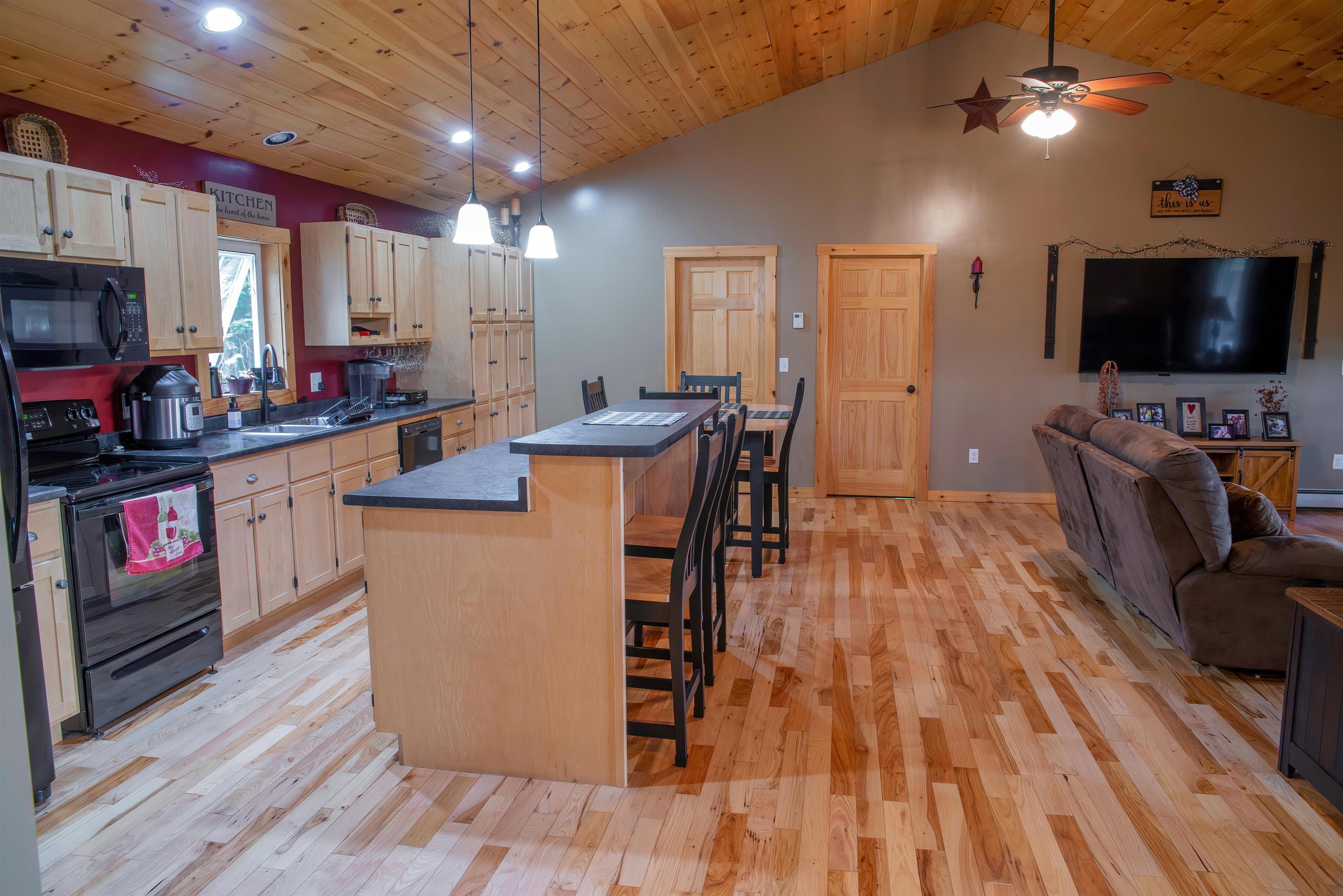 163 Connor Road Fairfield, VT 05455 - Photo 4 of 34