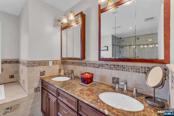 $1,399,900 | 66 Ridge Avenue, Park Ridge, NJ 07656