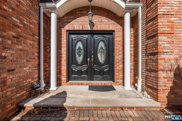 $1,399,900 | 66 Ridge Avenue, Park Ridge, NJ 07656