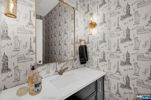 $1,399,900 | 66 Ridge Avenue, Park Ridge, NJ 07656