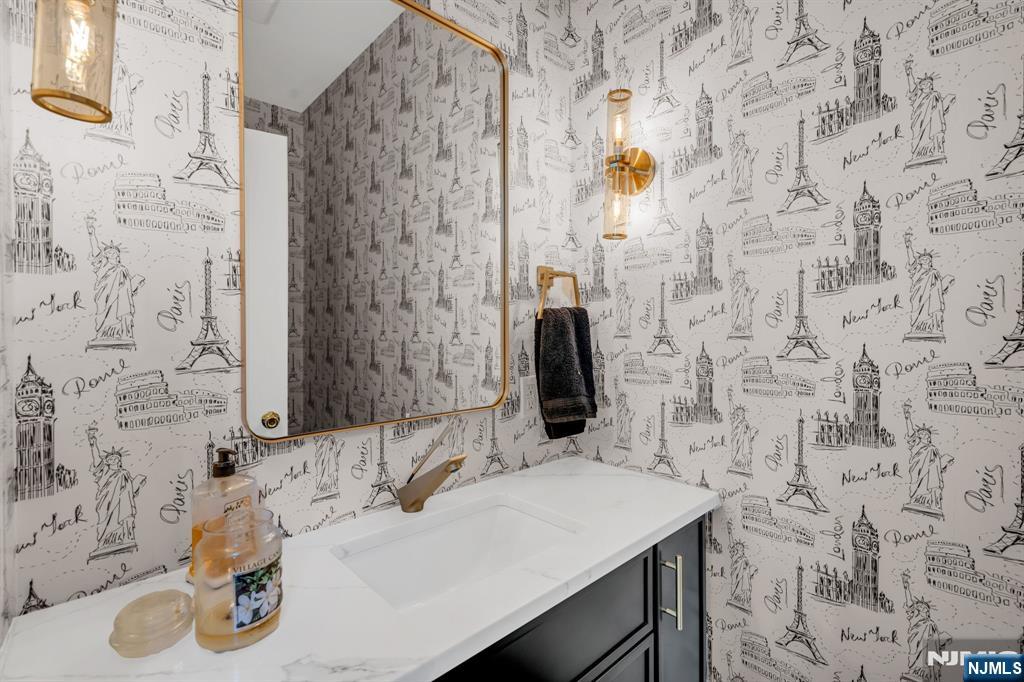 66 Ridge Avenue Park Ridge, NJ 07656 - Photo 7 of 41