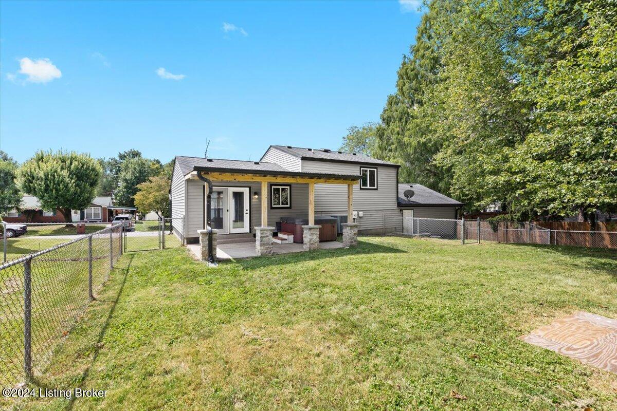 8220 Roseborough Road Louisville, KY 40228 - Photo 7 of 49 IMG_1560