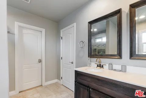 $1,550,000 | 9509 Jellico Avenue, Northridge, CA 91325