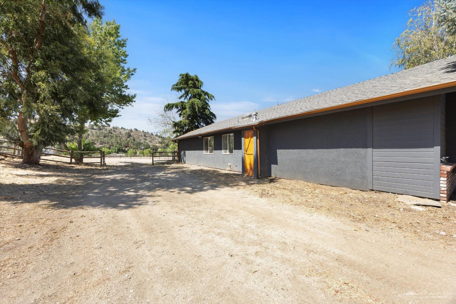 26350 Bear Valley Road Tehachapi, CA 93561 - Photo 36 of 59 Gallery Image 36