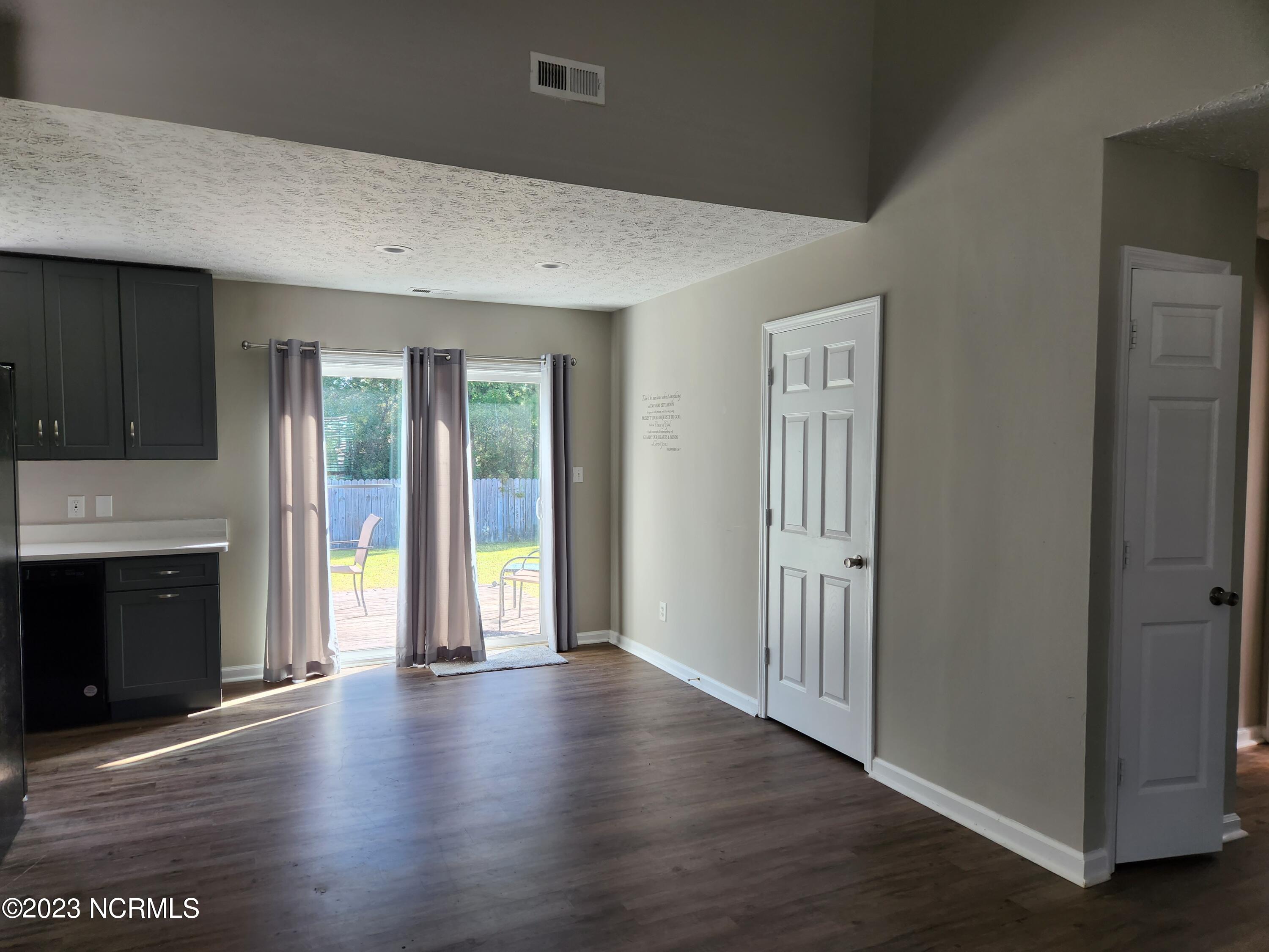 334 Foxhall Road Newport, NC 28570 - Photo 15 of 16 Dining area